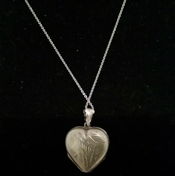 Necklace - Picture 1 of 5